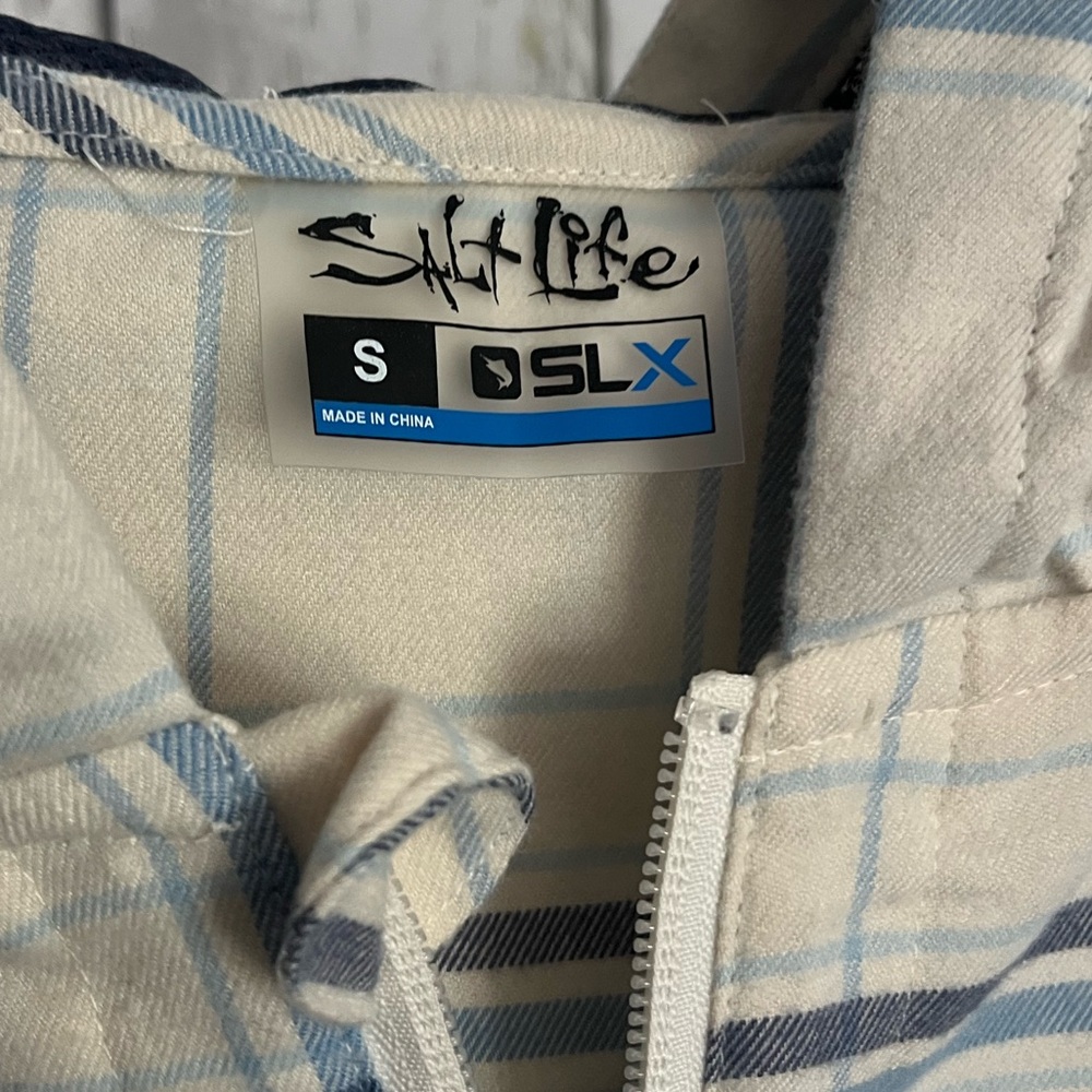 Salt Life NEW Plaid Jacket Womens size Small - hooded. - Picture 9 of 9
